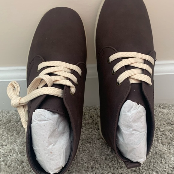 Winter Sale! New kids shoes. Stylish and comfortable for school or dress up - Picture 4 of 6